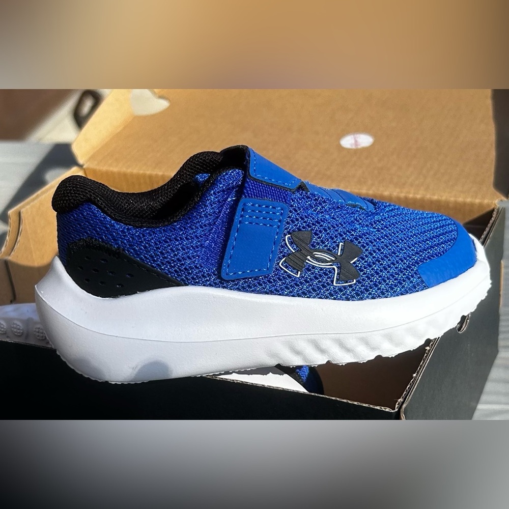 NWT UNDER ARMOUR  Kids Royal Blue Velcro Athletic Sneaker Toddler Size 5 K